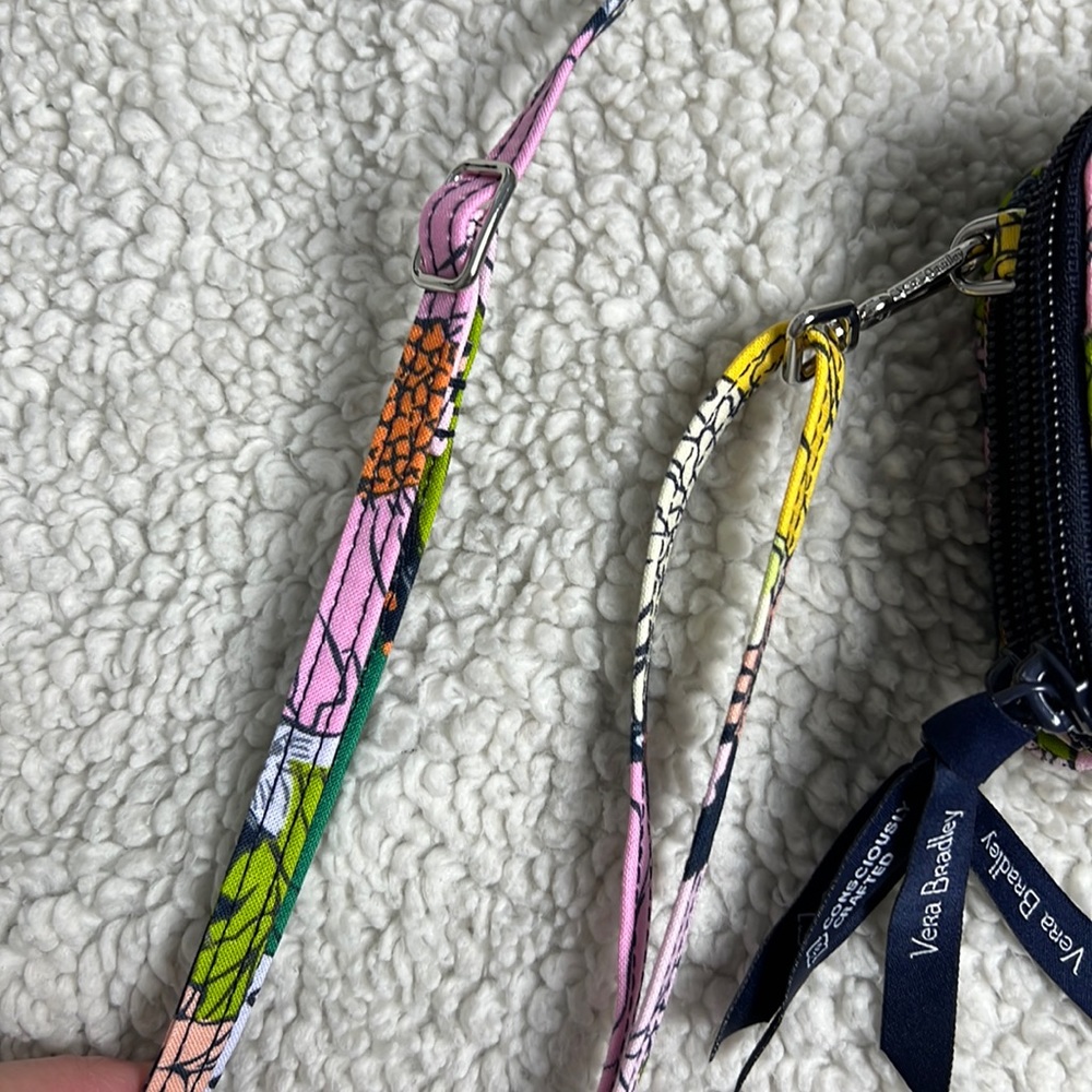 NWT Vera Bradley All-in-One Crosbody/Wristlet and Purse - Picture 7 of 12